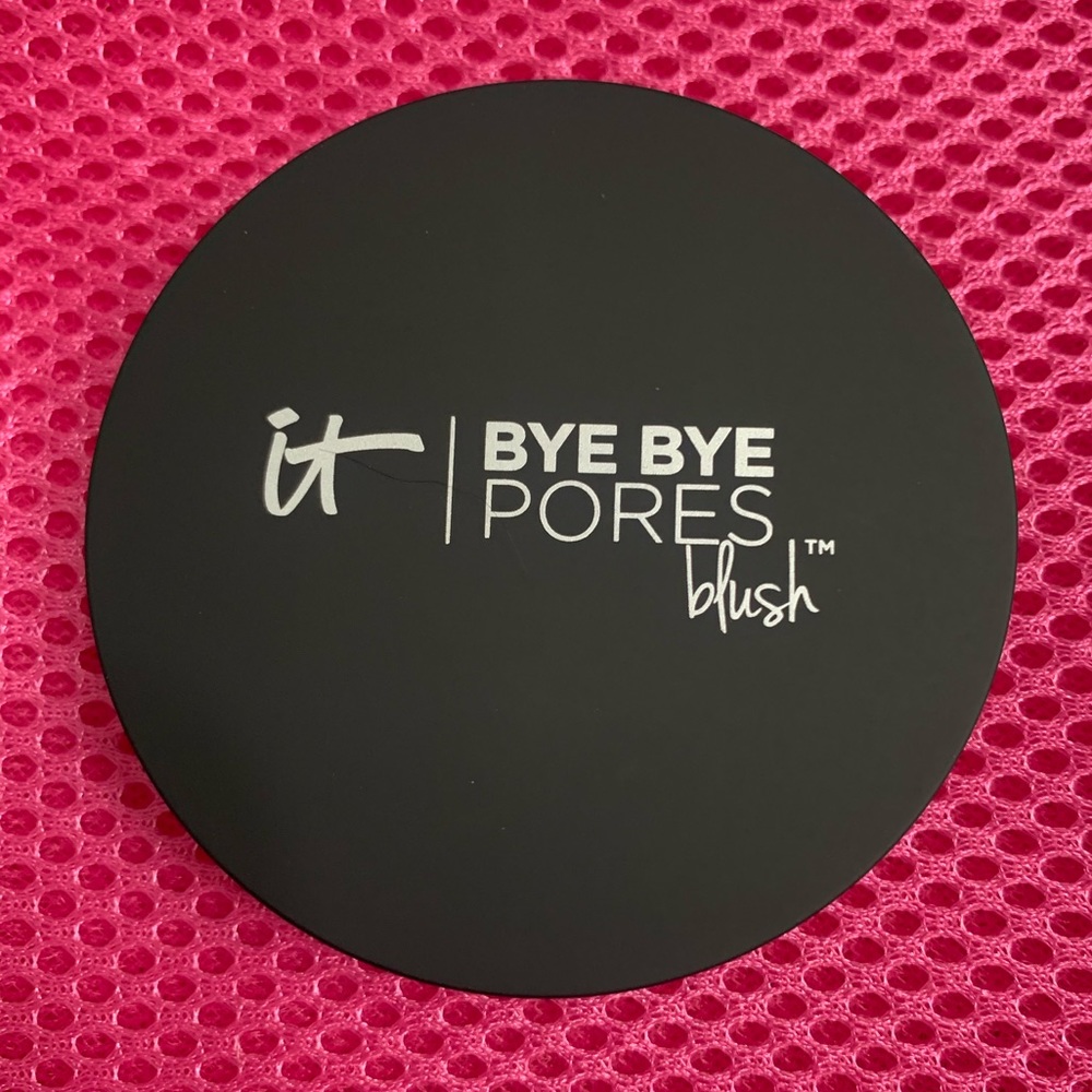 It Cosmetics Bye Bye Pores Blush-Naturally… - Picture 2 of 4